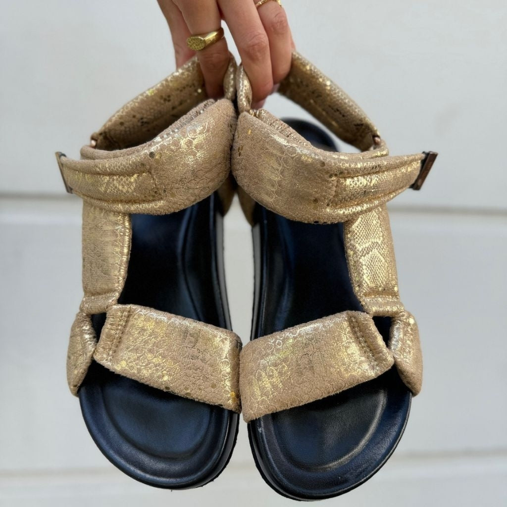 COPENHAGEN SHOES CARRIE MOON Sandals 011 Gold Snake