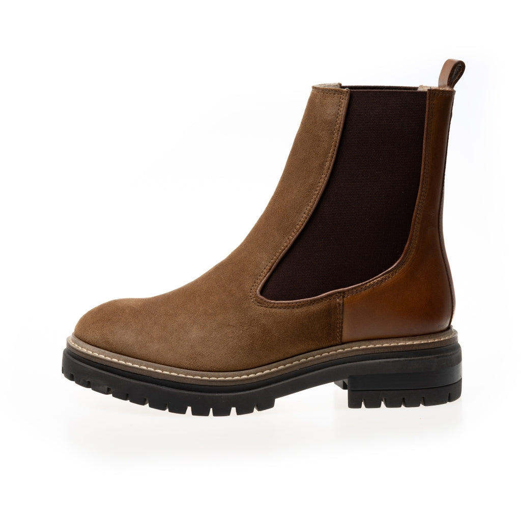 COPENHAGEN SHOES FALL 21 Suede Boots 112 Cognac