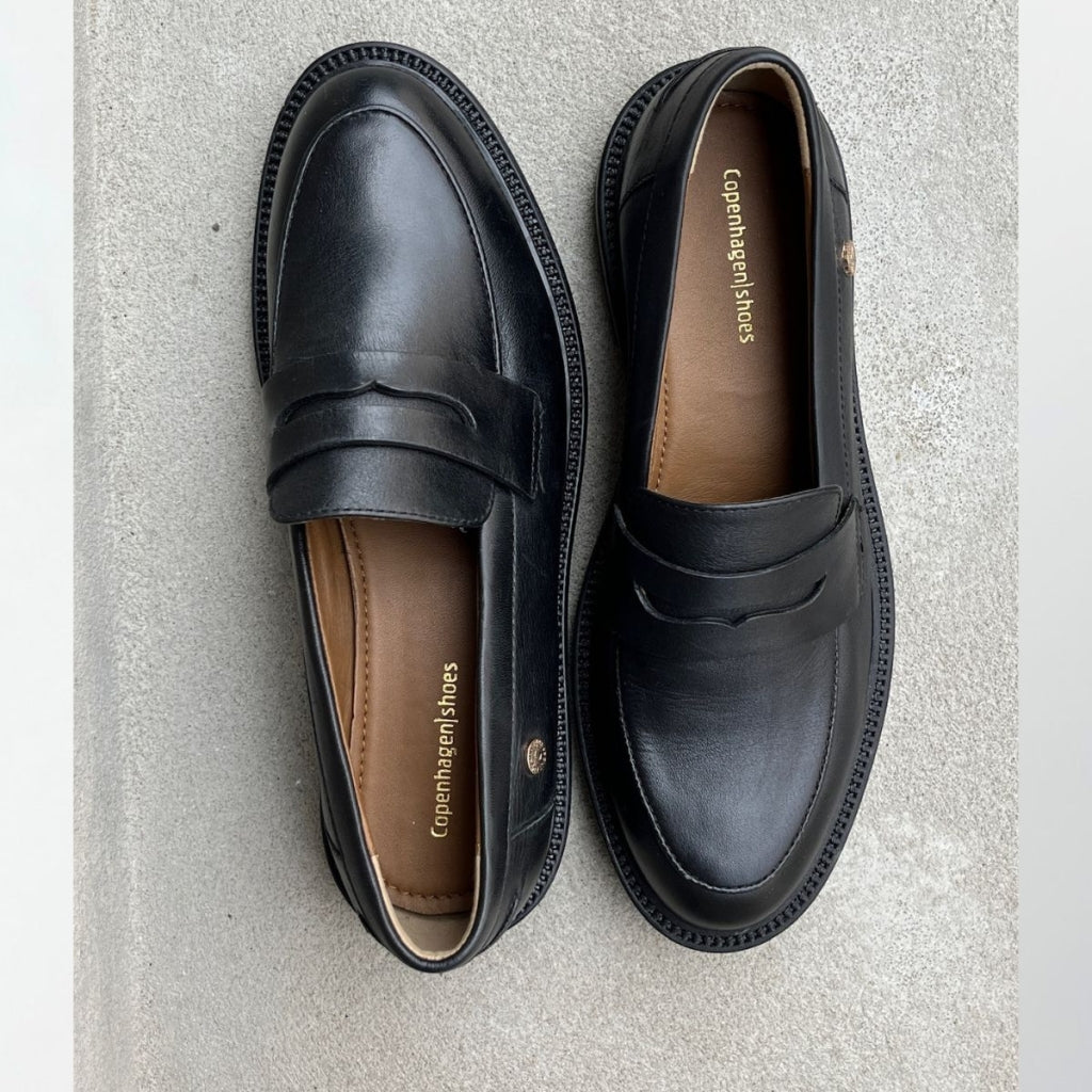 COPENHAGEN SHOES THE BEAUTY LOAFER L. Loafers 0003 BLACK