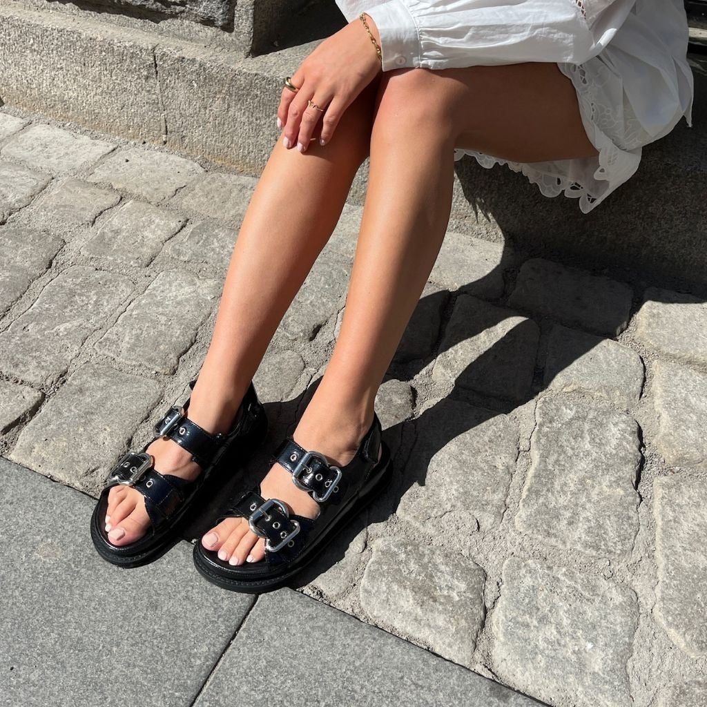 COPENHAGEN SHOES THE MAGICAL PATENT Sandals 0011 BLACK PATENT