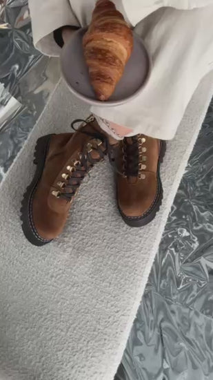 COPENHAGEN SHOES LIVING LIFE Boots 148 Cognac suede